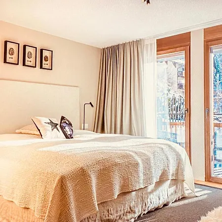 Majesty Hideaway Apartment